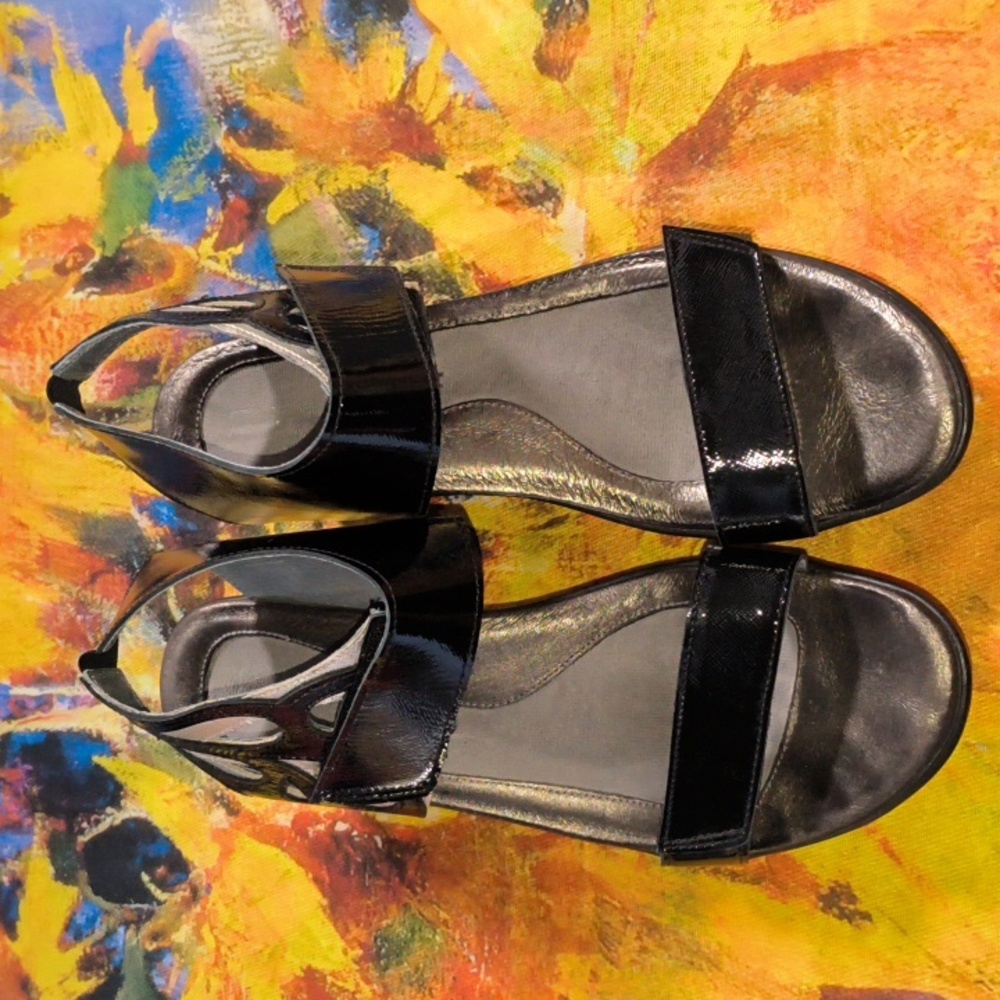 Naot Women's Black Luster/Silver Luster Leather Intrigue US 9 UK 7 EU 40